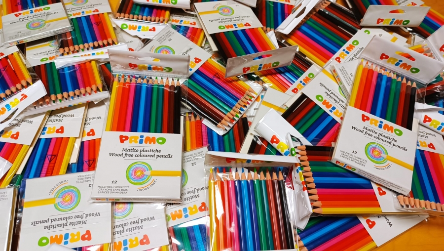 Grazie a Morocolor che ha donato più di 800 matite colorate per la campagna "Penne e matite per andare scuola"